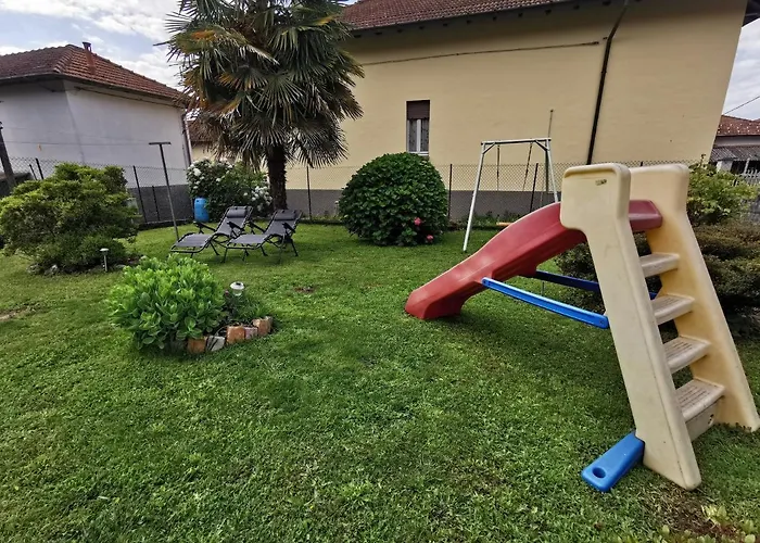 Σπίτι διακοπών Grandma's Garden House Angera