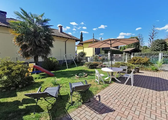 Σπίτι διακοπών Grandma's Garden House Angera